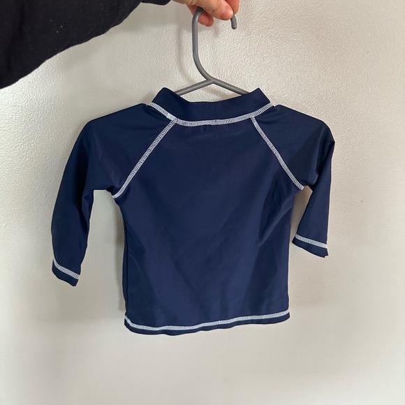 6-9 Infant swim top -cute whale - Picture 2 of 4